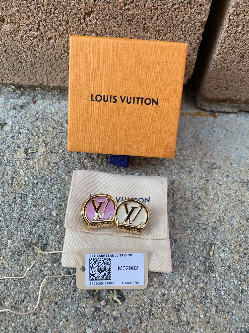 Louis Vuitton Mini Hair Clips - 2